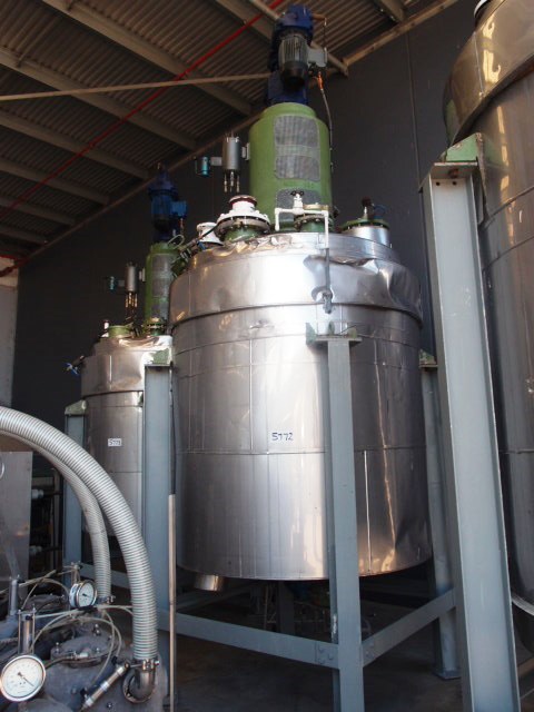 Glass Lined Jacketed Mixing Batch Reactor, Capacity: 4,000Lt