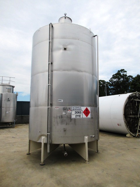 Stainless Steel Storage Tank (Vertical), Capacity: 27,000Lt
