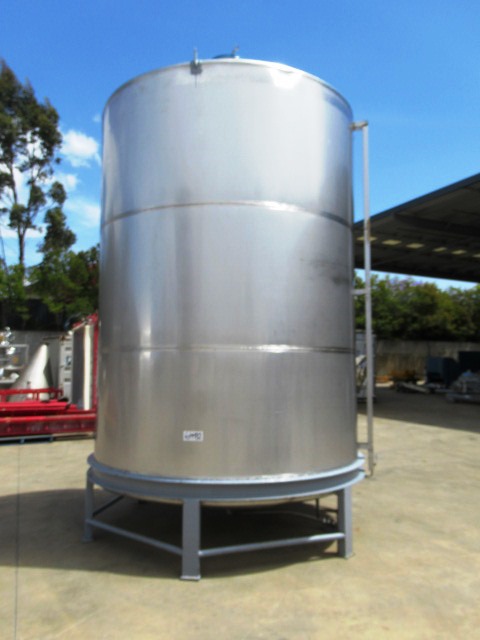Stainless Steel Storage Tank (Vertical), Capacity: 21,000Lt