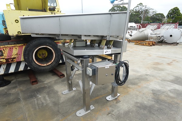 Vibratory Conveyor, TNA, 1400mm L x 1120mm W x 1450mm H