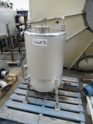 Stainless Steel Storage Tank (Vertical), Capacity: 150L