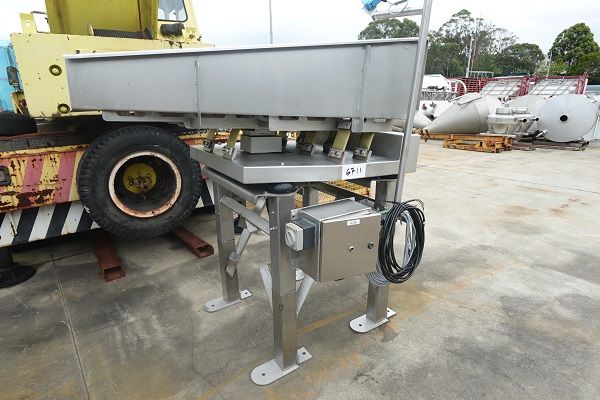 Vibratory Conveyor, TNA, 1400mm L x 1120mm W x 1450mm H