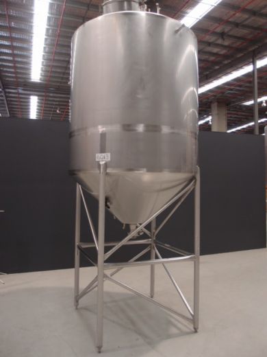 Stainless Steel Mixing Tank (Vertical), Capacity: 3,000Lt