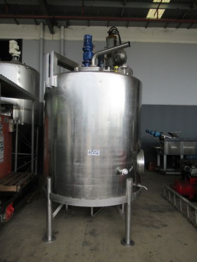 Stainless Steel Mixing Tank (Vertical), Capacity: 3,800Lt