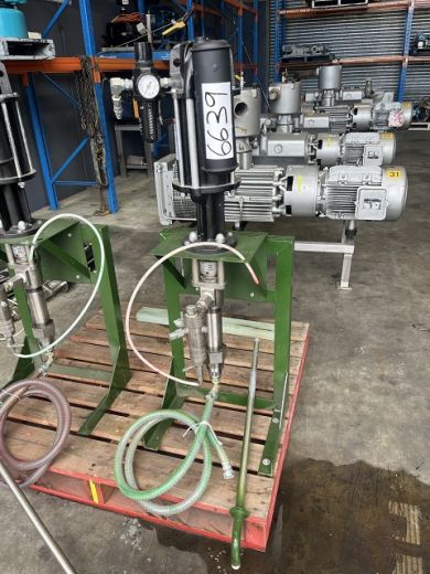Piston Pump, Binks, 871002, IN/OUT: 25mm Dia