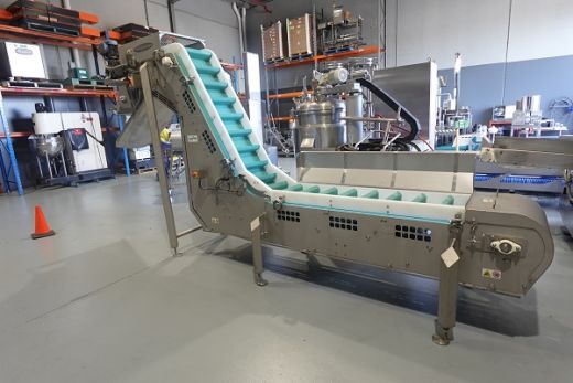 Incline Cleated Belt Conveyor, Heat & Control, 4400mm L x 400mm W x 2000mm H