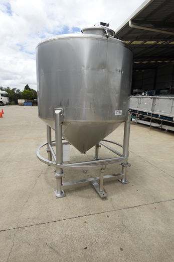 Tank, Stainless Steel Storage (Vert), 3400Lt, 1780mm Dia x 1120mm Straight + 770 mm Cone