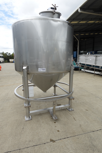 Tank, Stainless Steel Storage (Vert), 3400Lt, 1780mm Dia x 1120mm Straight + 770 mm Cone