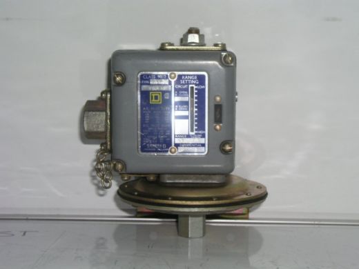 Pressure Switch, Squared, AMWI-24